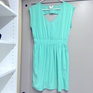 Adorable Mint colored dress w/ pockets!